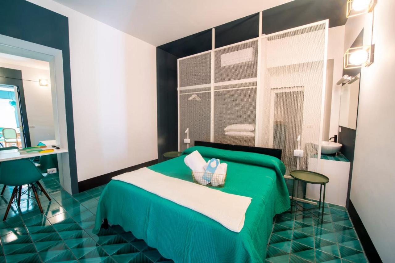 Ninina Boutique Suites Salerno Exterior foto
