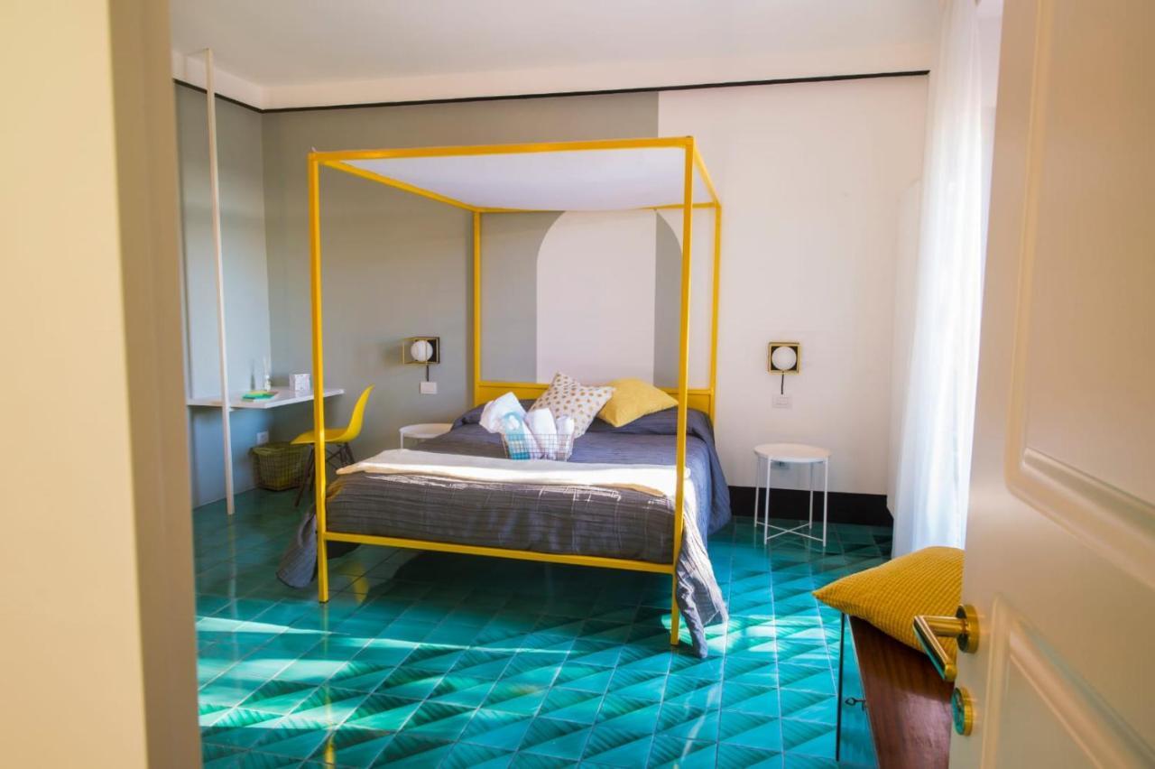 Ninina Boutique Suites Salerno Exterior foto